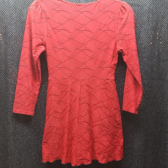 Red Top - Picture 2 of 3